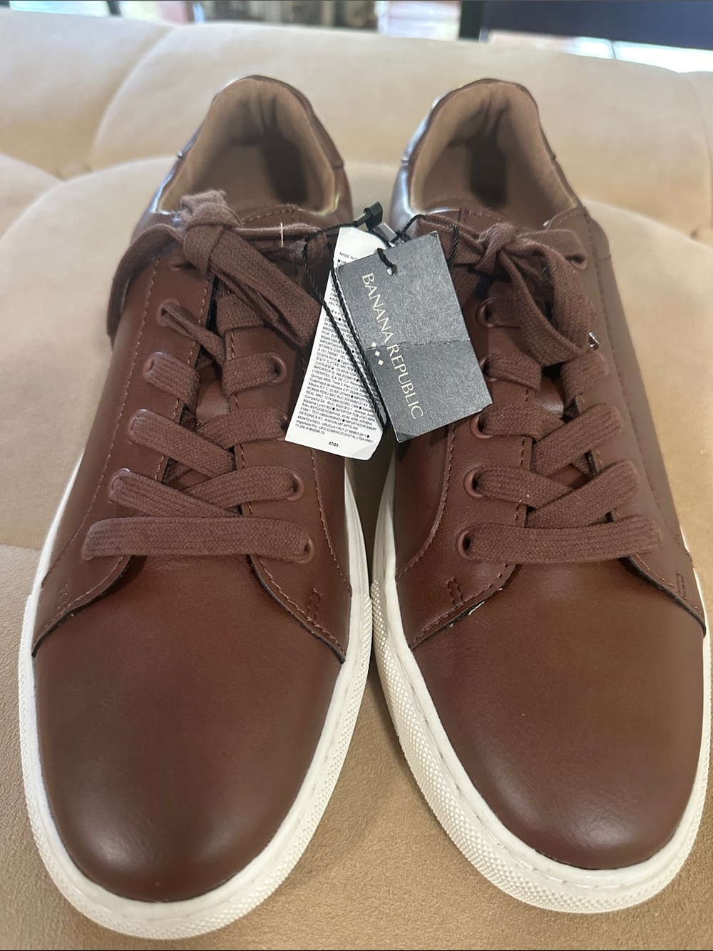 NWT Banana Republic Lace Up Sneaker Shoes Sz 10